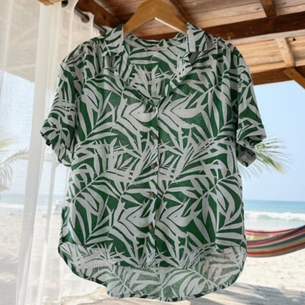 Jane and Delancey Tropical Green and White Top Medium NWT